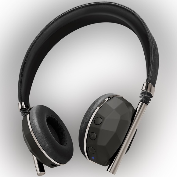 Linea Nº10
Bluetooth logo Wireless On Ear - Picture 1 of 5